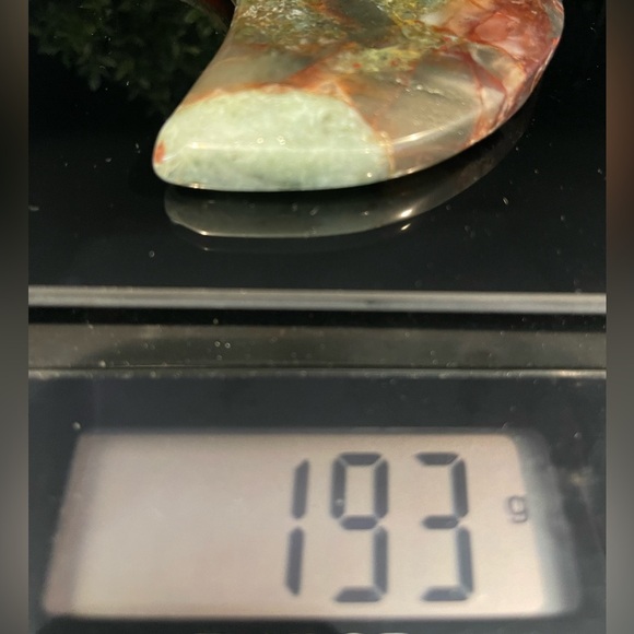 African Bloodstone Crystal Moon Carving 193g - Picture 3 of 3